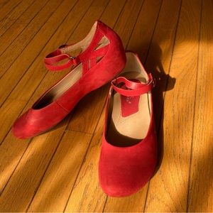 Bright red Earthies leather maryjane ballet flats size 8